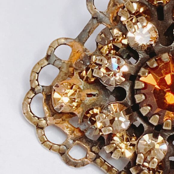 Vintage Signed Avon 1970s Square Gold Tone Filigree Amber Rhinestone Earrings - Picture 6 of 10